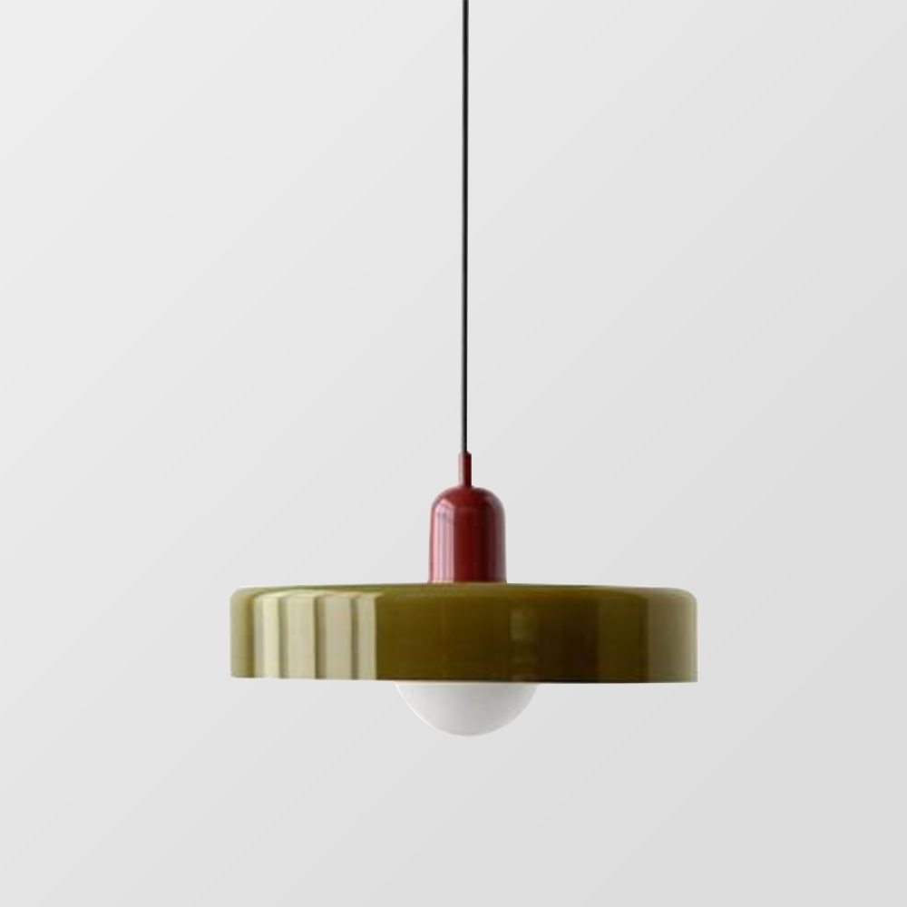 Glas-Pendelleuchte, modernes Bauhaus-Design, ideal für hohe Decken im Wohnzimmer.