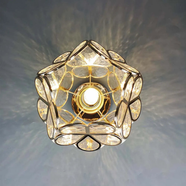 Elegante Deckenleuchte mit kunstvollen Glasblumen, ideal für anspruchsvolle Innenräume. Designleuchte.