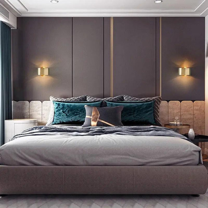 Design Wandleuchte zur Wandmontage, elegant in Gold/Schwarz, perfekt als Wohnzimmer- oder Schlafzimmerlampe.