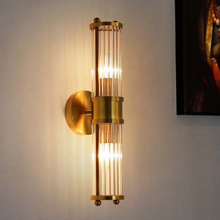 Exklusive Gold-Wandleuchte für Bad. Luxuriöse LED-Designleuchte, ideal für Spiegelschrank im Bad oder Wohnzimmer.
