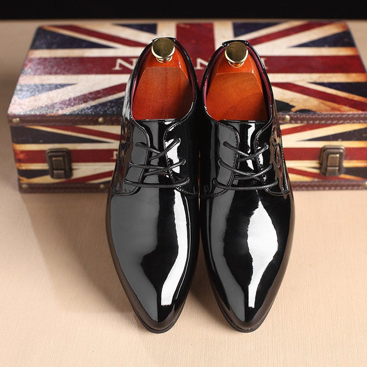 Elegante Herren Business- & Freizeitschuhe. Klassisches Design, vielseitig für Büro und stilvolle Anlässe.