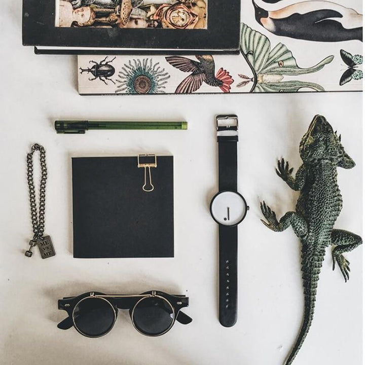 Stilvolle Herren Designer Quarzuhr am Handgelenk. Ein luxuriöses Modeaccessoire für Freizeit und Business.