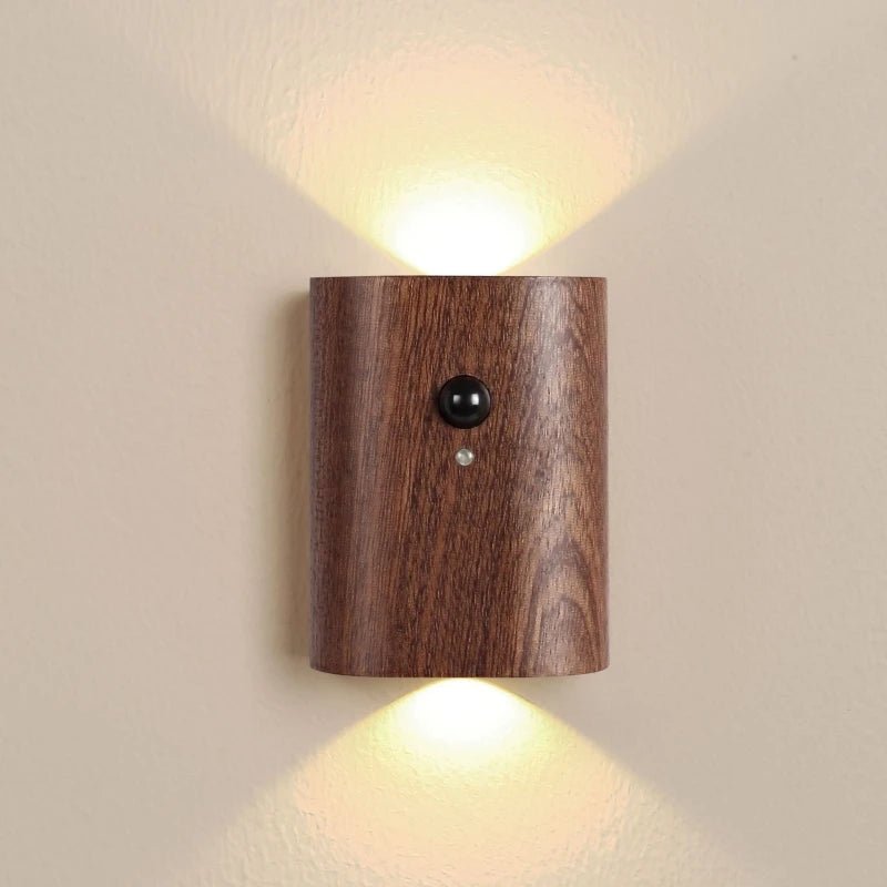 Vielseitige Holz-LED-Lampe mit Akku & Bewegungssensor; ideal für Ambiente, Nachtlicht oder Schrank.