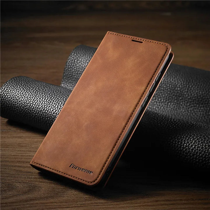 Hochwertige iPhone Magnethülle aus Leder; eleganter Schutz, stilvoll und komfortabel, ein Must-have Mobilfunk Accessoire.