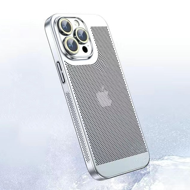 Schlanke, metallische iPhone 14 Schutzhülle. Dieses Slim Case bietet stilvollen Schutz vor Stößen & Kratzern.