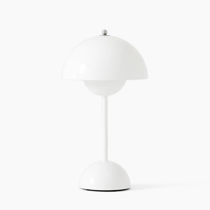Schlanke LED-Designleuchte, kabellos und dimmbar, ideal als elegante Tischlampe für Zuhause oder Büro.