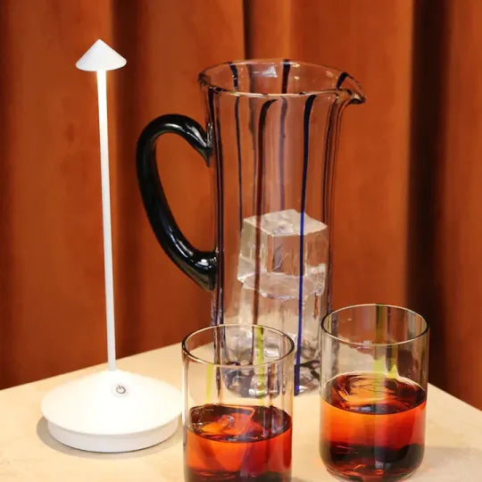 USB aufladbare kabellose LED Lampe, dimmbar, praktisches Ambiente Licht für flexiblen Einsatz.
