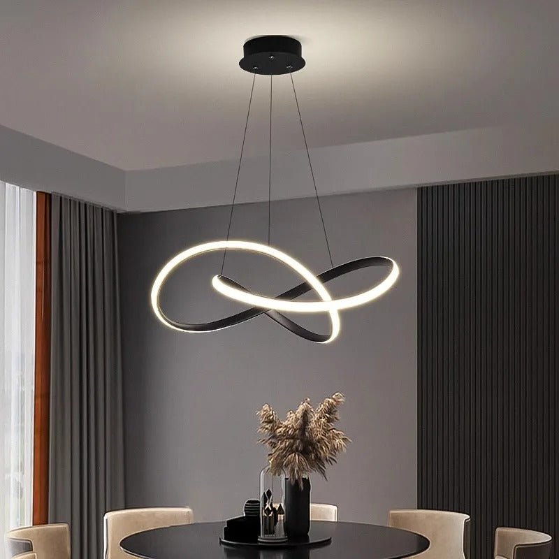 Design-Pendelleuchte, Kleeblatt-Form, LED und dimmbar für modernes Ambiente.