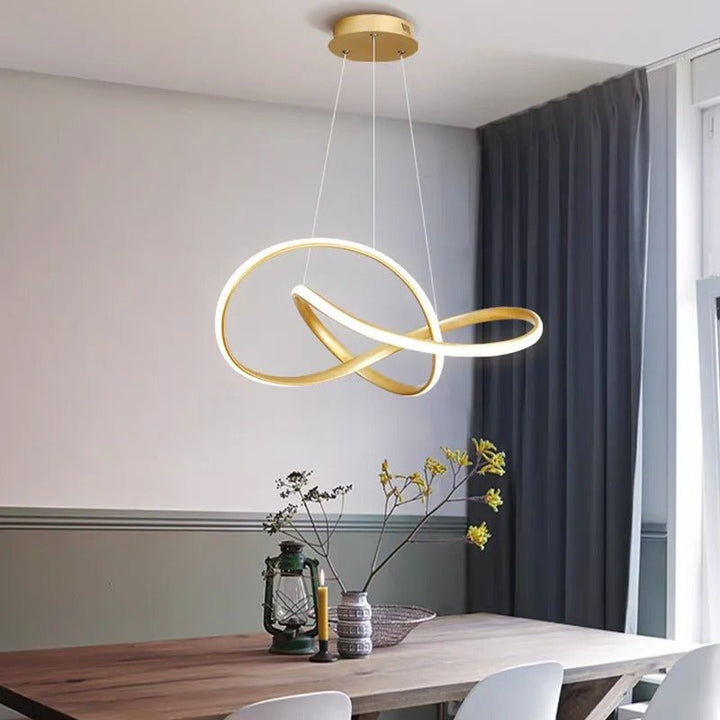 Moderne Kleeblatt LED Pendellampe, stilvolle Beleuchtung für Esszimmer.