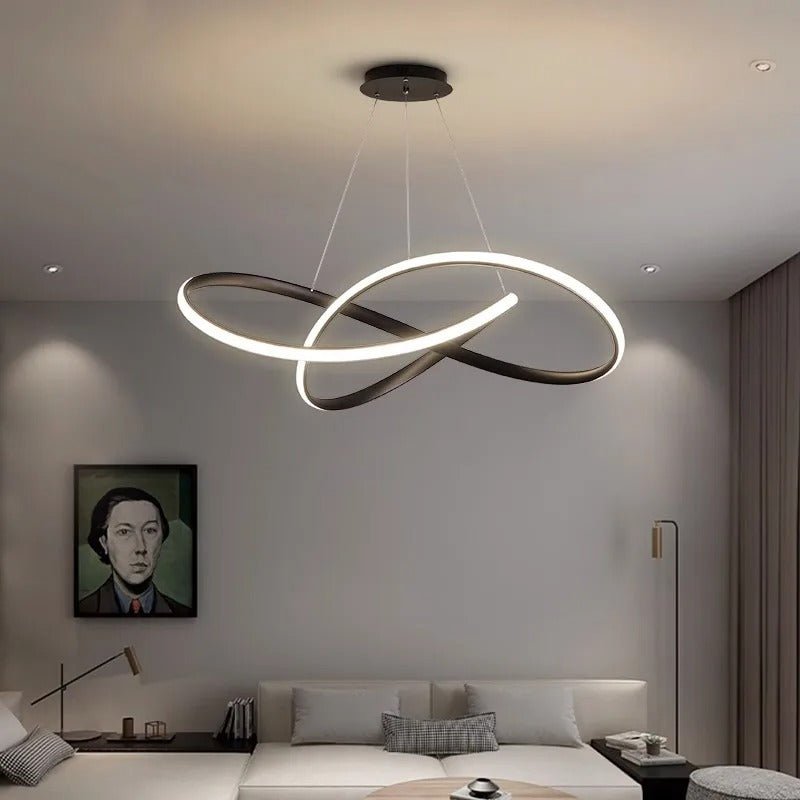 Stilvolle Kleeblatt Hängelampe, moderne LED Beleuchtung, dimmbar für optimales Licht.