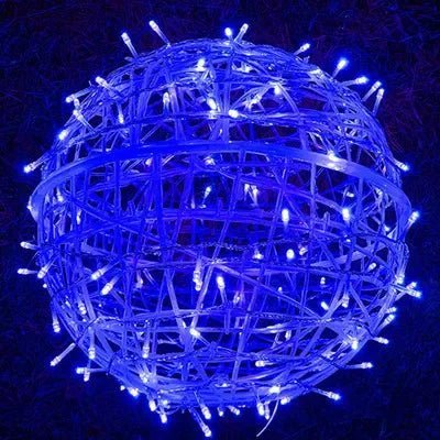 LED-Lichtkugel in Braun/Rattan-Optik, farbig leuchtend, ideal für den gesamten Außenbereich.