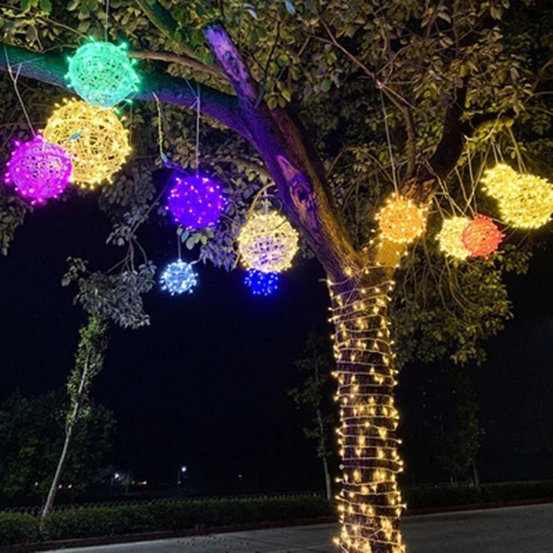 Energieeffiziente LED-Lichtkugel für den Außenbereich, farbig, für schöne Lichtakzente.