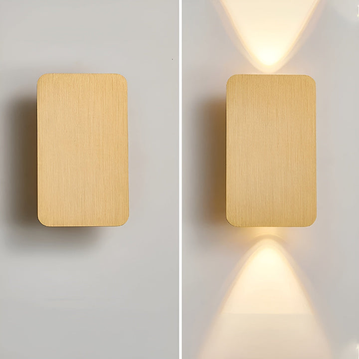 Moderne, rechteckige LED-Wandlampe, ideal als Flur- oder Schlafzimmerleuchte.