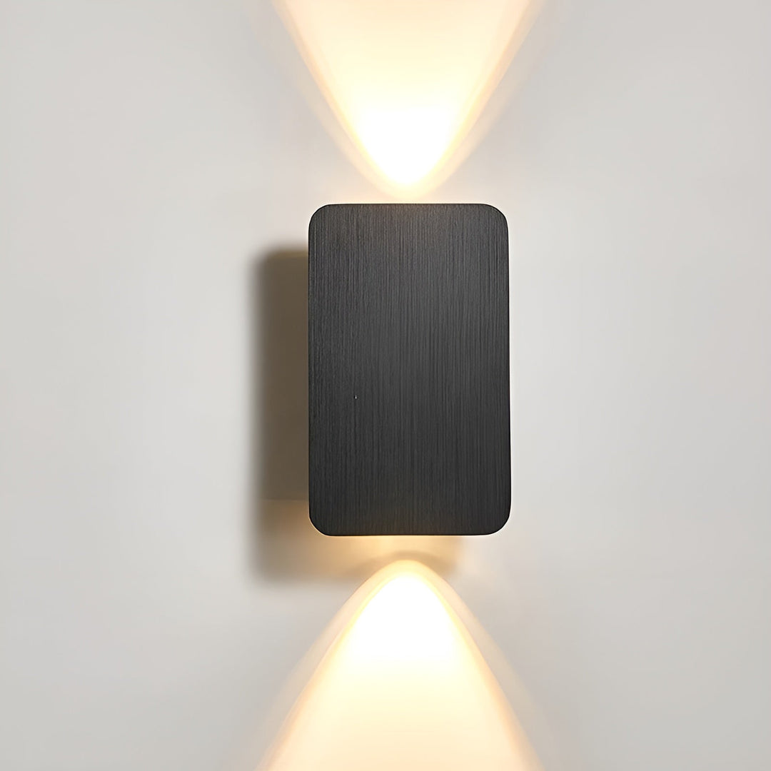 Elegante LED-Wandlampe, skandinavisch, modern, für Akzente im Wohnbereich.