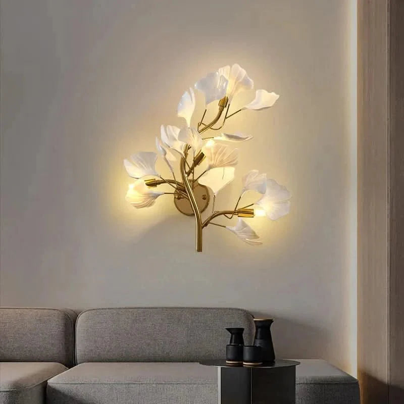 Elegante LED Wandleuchte mit exklusivem Ginkgo Blatt Design, modern für Wohnzimmer und Schlafzimmer. Stilvolle Beleuchtung.