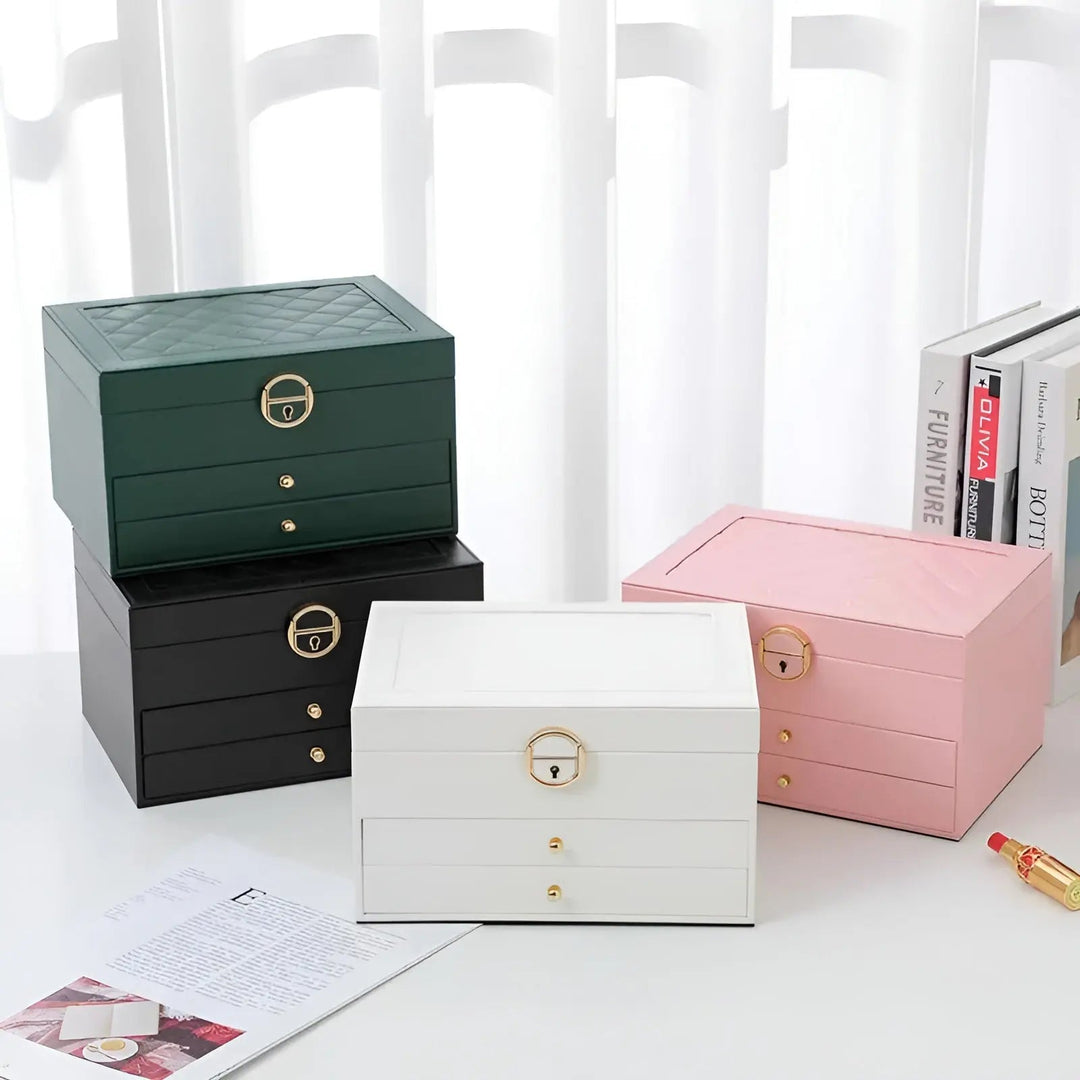 Offene, mehrschichtige Schmuckbox aus PU-Leder mit vielen Fächern für Ringe, Ketten und Ohrringe.