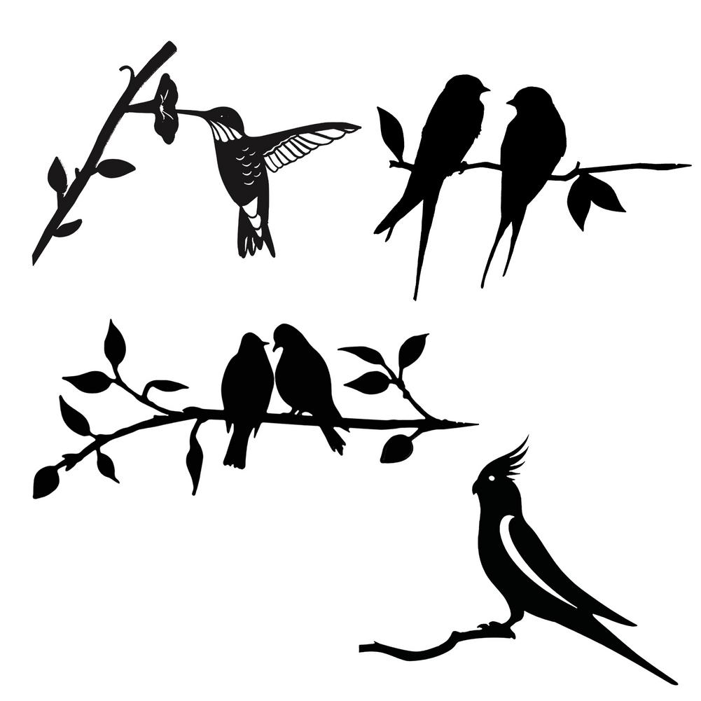 Ästhetische Metall-Vogel-Silhouette auf Ast; Gartenkunst & stilvolle Deko für drinnen und draussen.