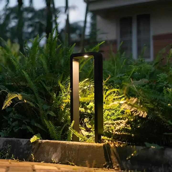 Elegante, moderne LED Gartenleuchte für stilvolle Außenbereiche und energiesparende Wegbeleuchtung, wetterfest.