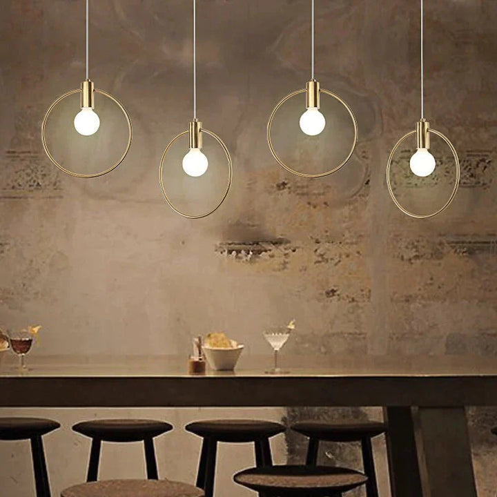 Industrielle goldene Nordic Ring-Pendelleuchte mit E14-Fassung, modernes Design für Restaurant- & Wohnzimmerbeleuchtung.