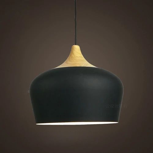 Hochwertige Metall-Holz-Pendelleuchte im charmanten Retro-Design. Pastellfarben. Stilvolle Innenbeleuchtung.