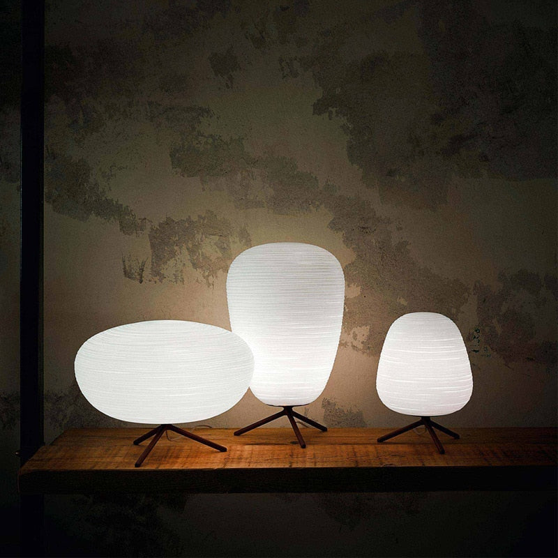 Elegante Rituals Tischlampe aus Glas im Zen-Stil; sanftes, stimmungsvolles Ambientelicht für Wohnzimmer.