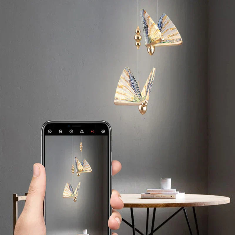 Moderne Schmetterling Pendelleuchte mit LED Licht, stilvolle Innenbeleuchtung für Wohnzimmer und Schlafzimmer Design.