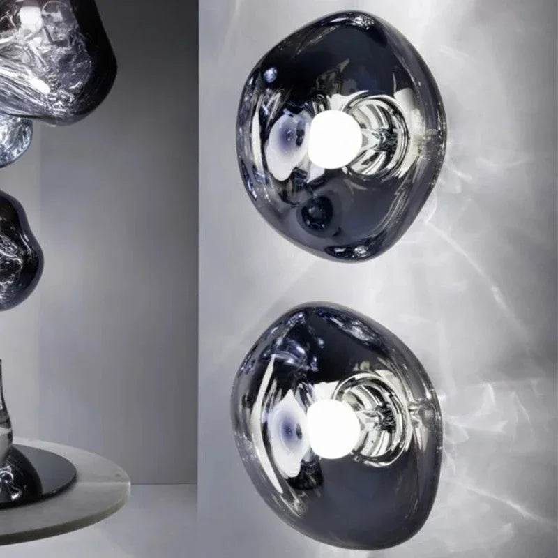 Moderne Designlampe: skandinavische Lava Wandleuchte schafft warmes Ambiente Licht im Flur.