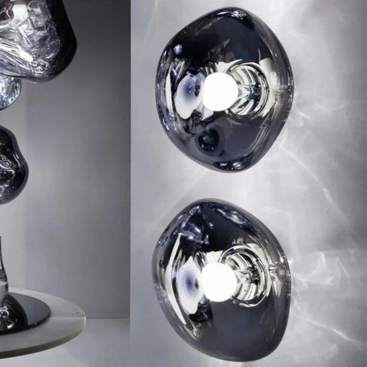 Moderne Designlampe: skandinavische Lava Wandleuchte schafft warmes Ambiente Licht im Flur.
