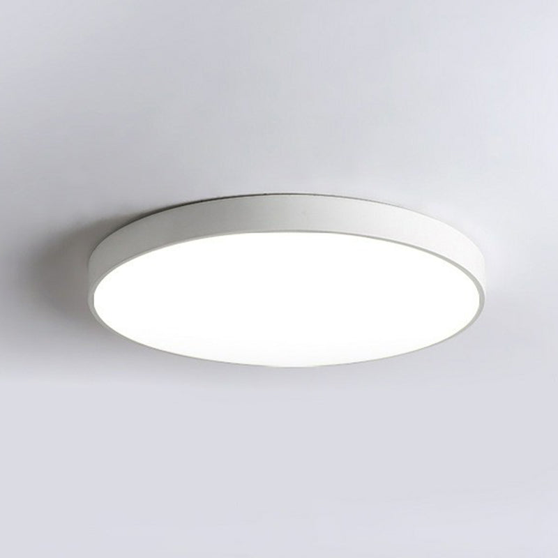 Elegante skandinavische LED Deckenleuchte, minimalistisch, ideal für Wohnzimmer & Schlafzimmer in Schwarz.