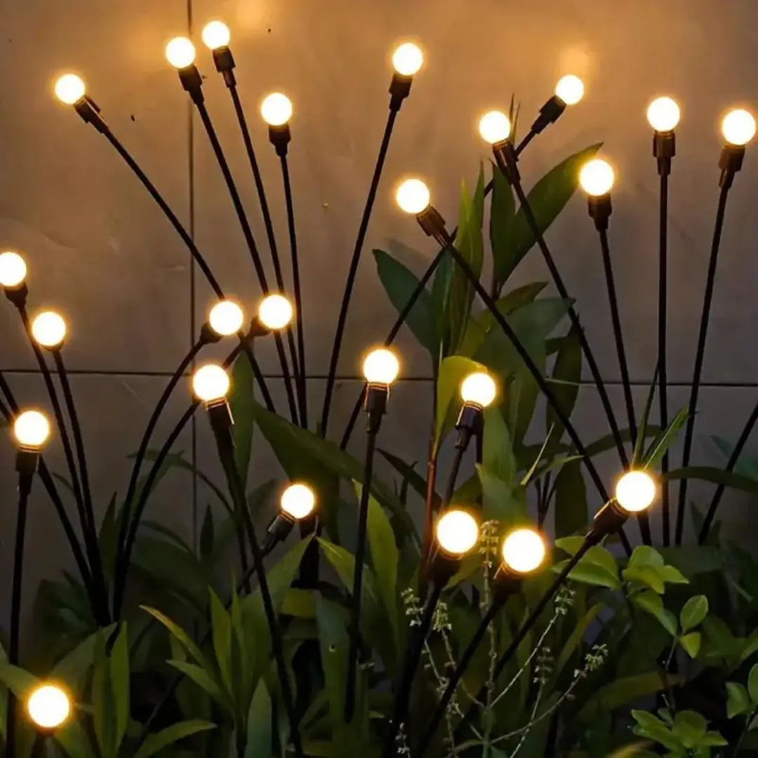 Elegante Solar LED-Gartenleuchte für stimmungsvolle Außenbeleuchtung, wetterfest & energieeffizient.