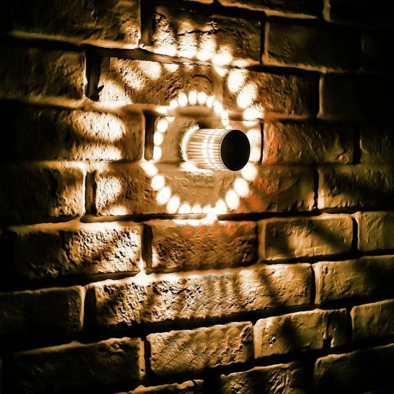 Moderne Spiral-LED-Deckenlampe mit energiesparendem Licht, ideal für stilvolle Innenbeleuchtung und Ambiente.