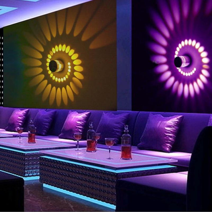 Einzigartige Spiral LED Deckenlampe, erzeugt warmes, energieeffizientes Licht für gemütliches Zuhause.