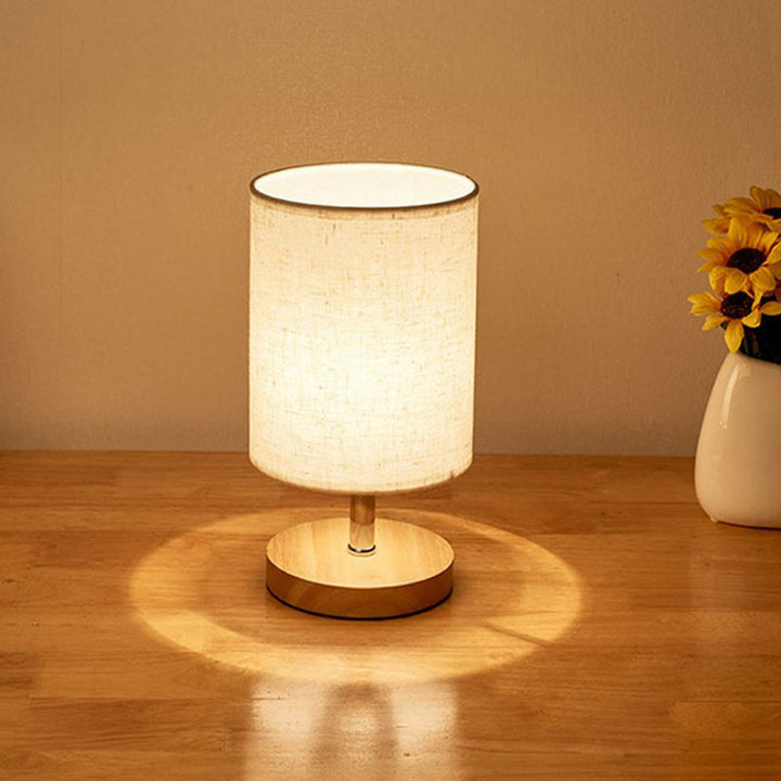 Stimmungsvolle Tischlampe aus Holz und Leinen. Perfekte Innenbeleuchtung für Wohnzimmer und Schlafzimmer Deko.