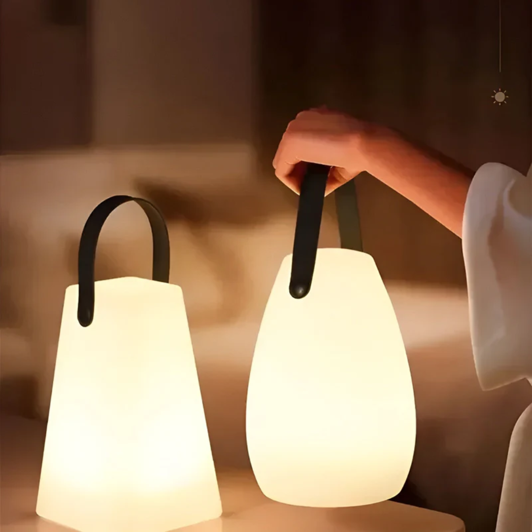 Moderne, kabellose LED-Tischlampe für Haus und Garten; wasserfest und vielseitig einsetzbar.