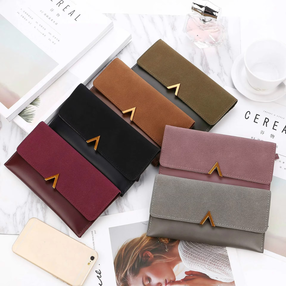 Vielseitige lange unisex Geldbörse, elegant und praktisch, mit markantem Goldverschluss für Organisation.