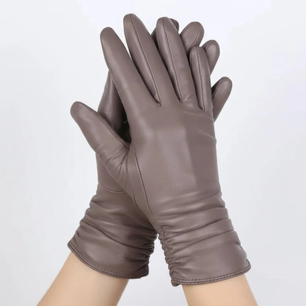 Hochwertige Winterhandschuhe für Damen, bieten optimalen Komfort und zuverlässigen Kälteschutz.
