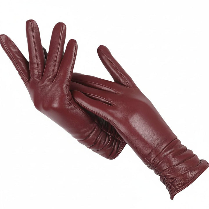 Ein Paar eleganter, warmer Damenhandschuhe, ein unverzichtbares Accessoire für die kalte Jahreszeit.