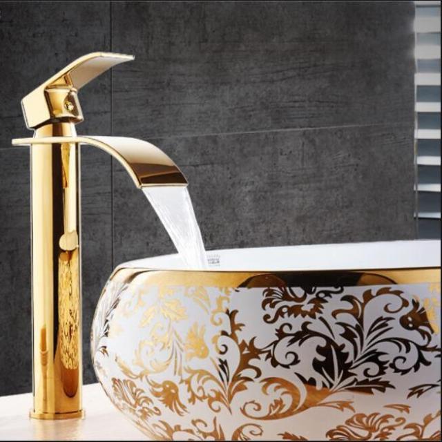 Zeitgenössische Einlocharmatur aus Messing, Wasserfall-Design für Ihr Badezimmer.
