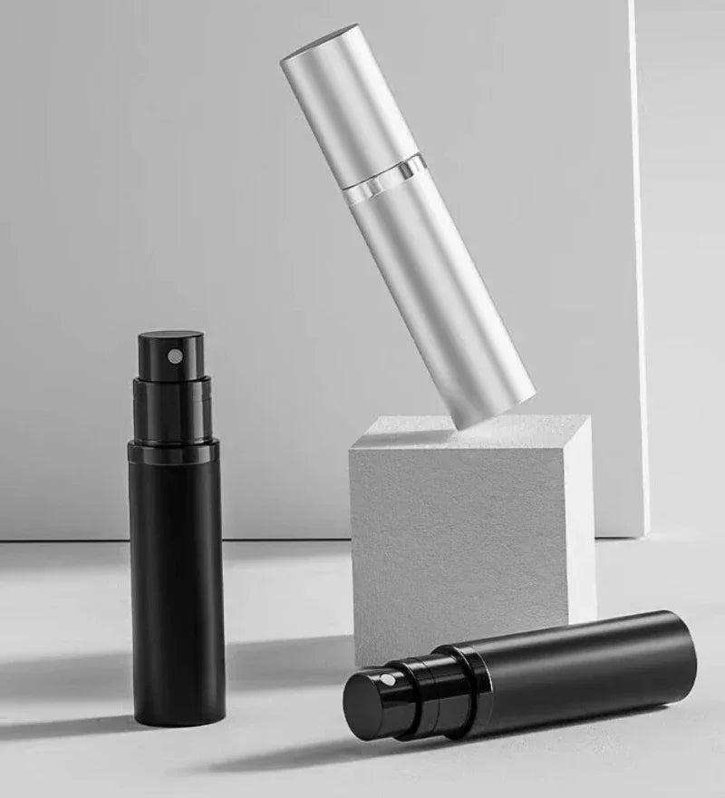 Nachfüllbarer 5ml Parfümzerstäuber, auslaufsicher. Ideales Reiseaccessoire für Kosmetik & Flugreisen.