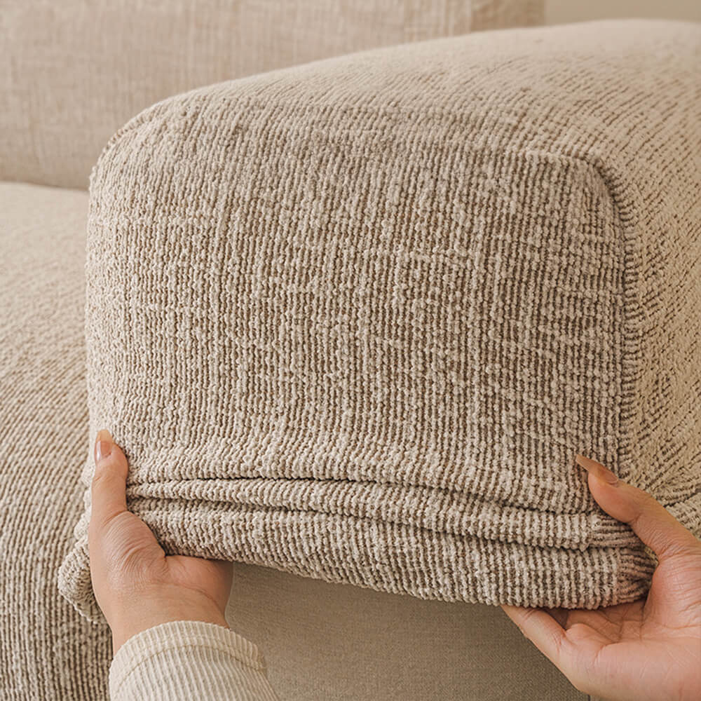 Moderner Sofabezug aus Chenille, voll dehnbar. Schützt das Sofa stilvoll und bietet hohen Komfort.