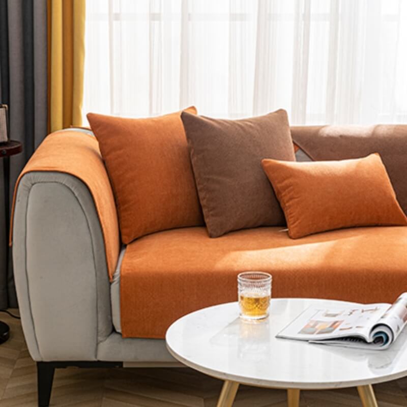 Kinderfreundlicher & haustierfreundlicher Chenille Überwurf, schützt Möbel stilvoll im Wohnzimmer.