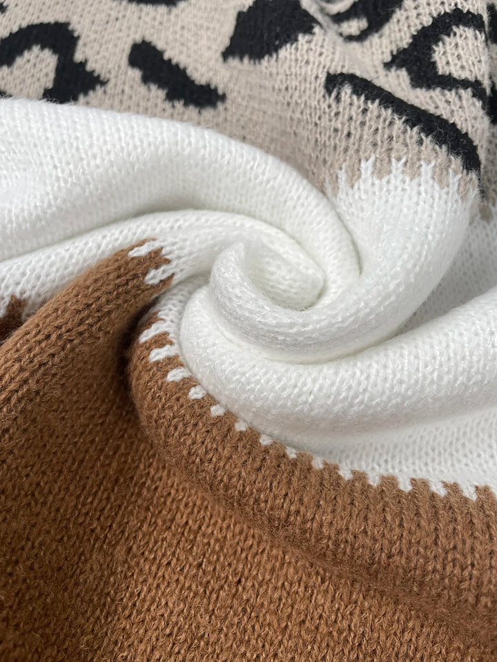 Bequemer Damen Loungewear Sweater mit Leopardenmuster, perfekt für gemütliche Herbsttage.