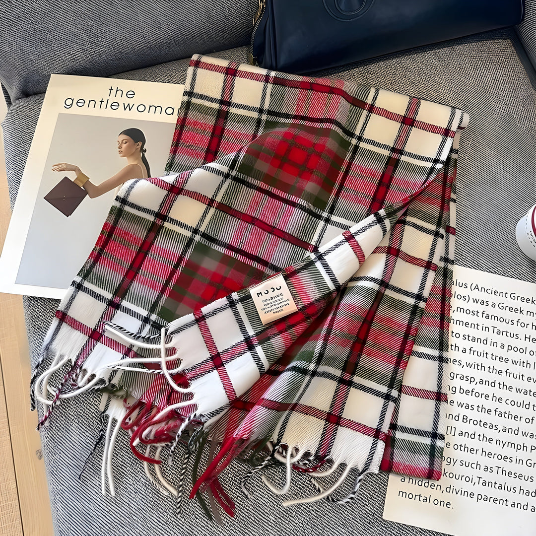 Kuscheliger Damen Winterschal in edlem Karomuster, perfekt als warmes Accessoire im Herbst & Winter.