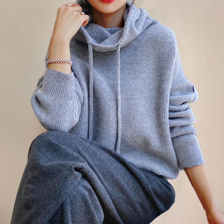 Warmer Damenpullover mit elegantem hohem Kragen. Kuscheliger Strickpullover, ideal für gemütliche Herbsttage.