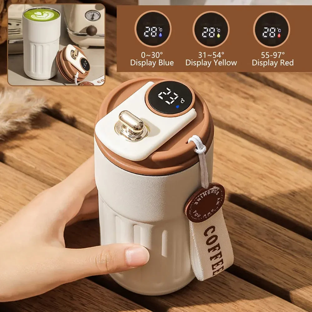 Eleganter Edelstahl Thermobecher 450ml mit LED Temperaturanzeige für Kaffee unterwegs.
