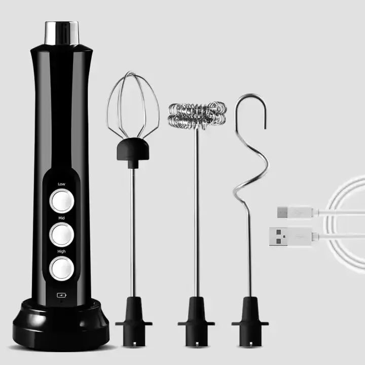 Modernes Küchengerät: Elektrischer, kabelloser Milchaufschäumer, USB-betrieben, für schnelle Kaffeezubereitung.