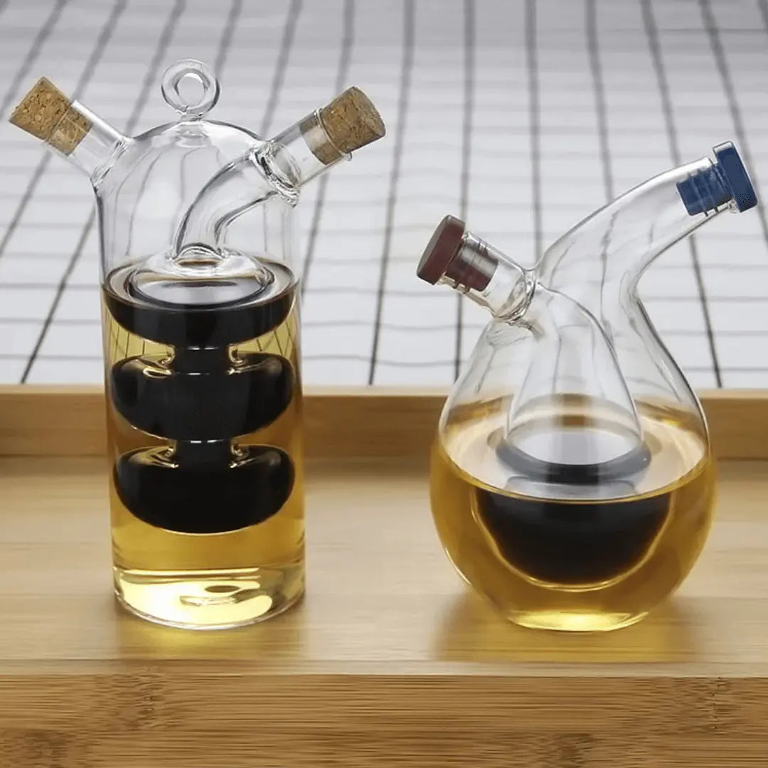 Moderner Glasbehälter für Öl & Essig; stilvolles Küchendesign-Accessoire, ideal für den Esstisch.