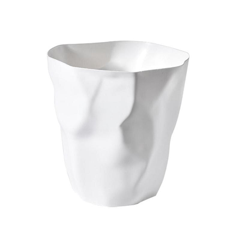 Eleganter, unregelmäßiger Abfalleimer im skandinavischen Design aus Kunststoff für modernes Zuhause.