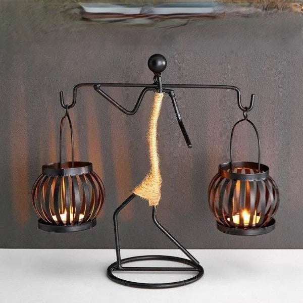Exklusiver Vintage Kerzenständer, eine besondere Geschenkidee für Liebhaber von Retro-Design und stilvoller Deko.