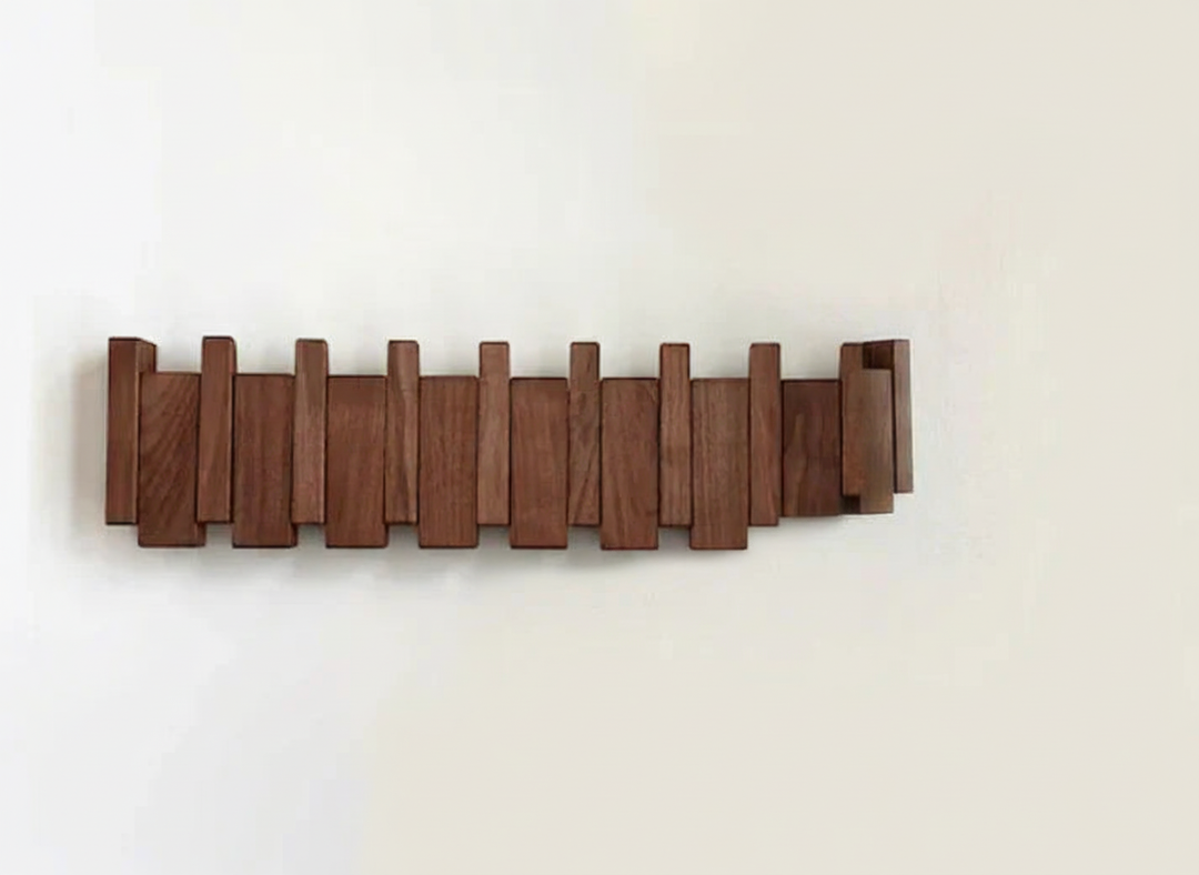 Hochwertiger Wandhaken aus Massivholz, langlebige Garderobenlösung und modernes Möbelstück.